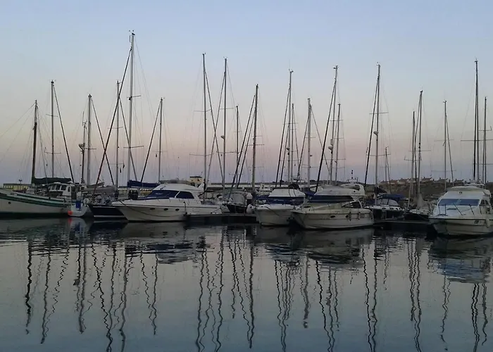 Apt Nazare Homestay *